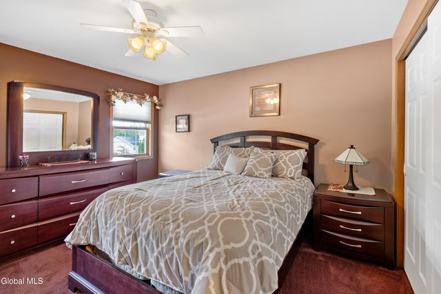 11 Belleauwood Circle, Colonie, NY 12189