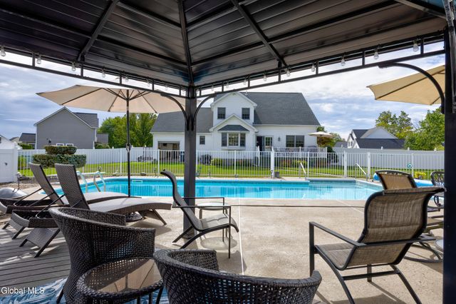 11 Belleauwood Circle, Colonie, NY 12189