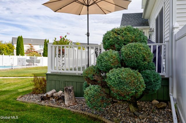 11 Belleauwood Circle, Colonie, NY 12189