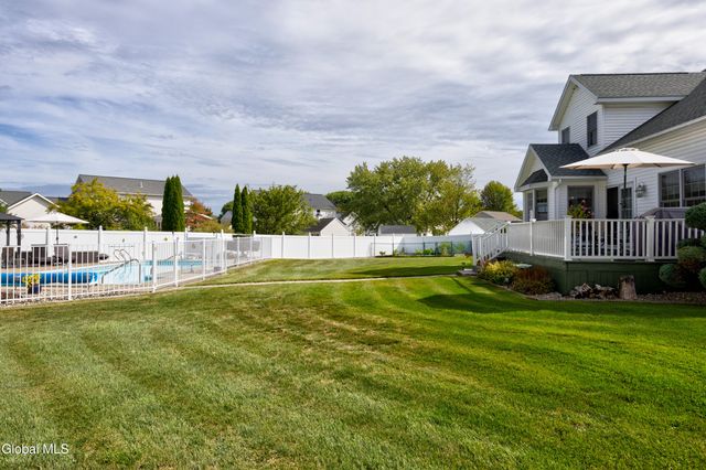 11 Belleauwood Circle, Colonie, NY 12189