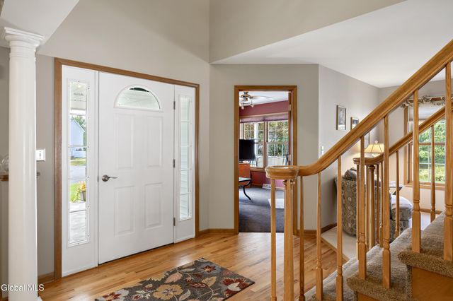 11 Belleauwood Circle, Colonie, NY 12189