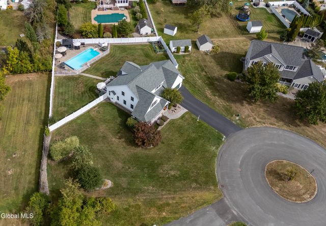 11 Belleauwood Circle, Colonie, NY 12189