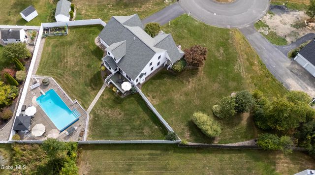 11 Belleauwood Circle, Colonie, NY 12189