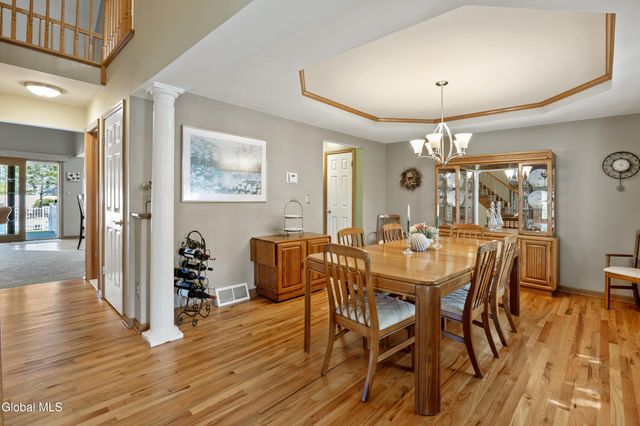 11 Belleauwood Circle, Colonie, NY 12189