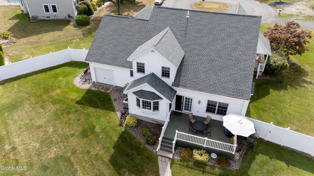 11 Belleauwood Circle, Colonie, NY 12189