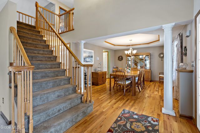 11 Belleauwood Circle, Colonie, NY 12189