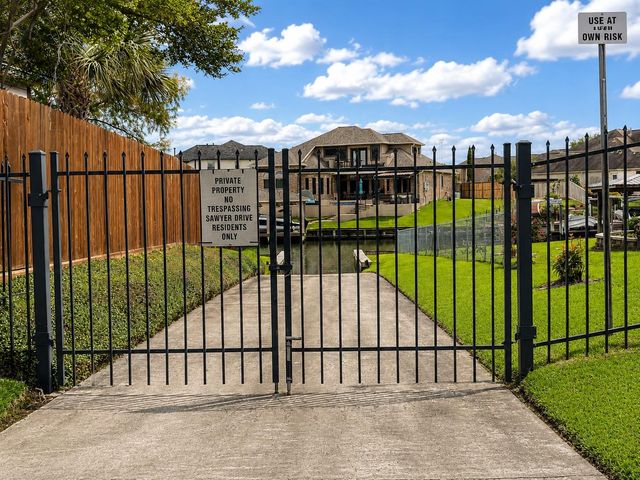 2528 Sawyer Drive, Seabrook, TX 77586