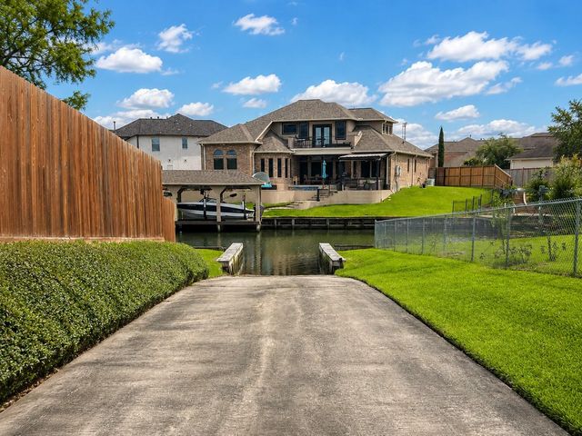 2528 Sawyer Drive, Seabrook, TX 77586