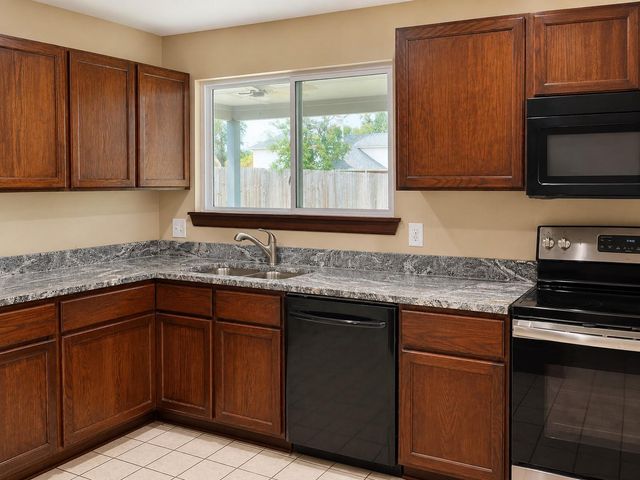 2528 Sawyer Drive, Seabrook, TX 77586