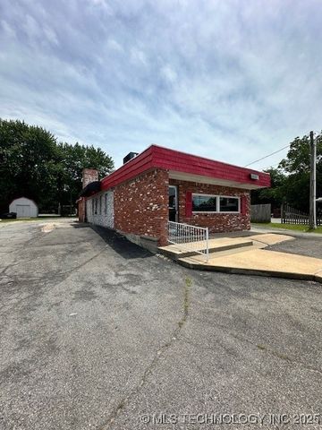1100 N York Street, Muskogee, OK 74403