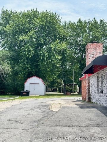 1100 N York Street, Muskogee, OK 74403
