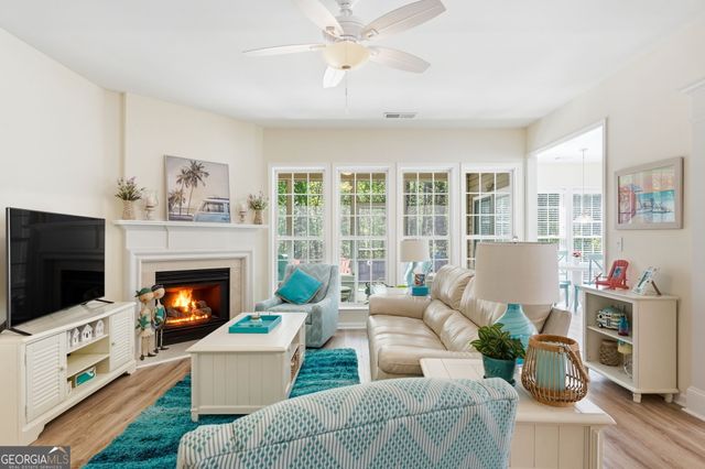 939 Santa Anita Drive, Woodstock, GA 30189