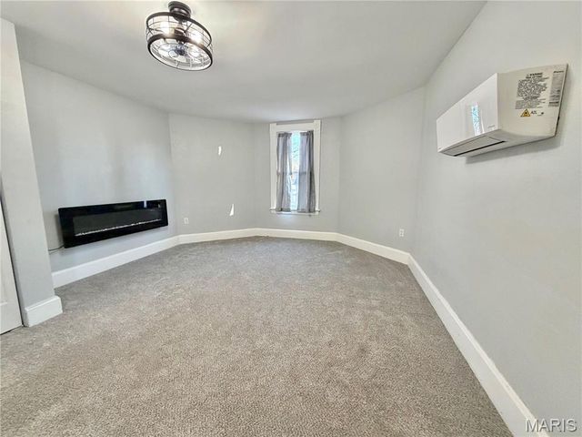 418 W 3RD, O'fallon, IL 62269