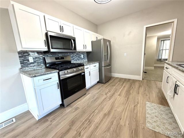 418 W 3RD, O'fallon, IL 62269