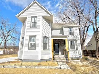 418 W 3RD, O'fallon, IL 62269