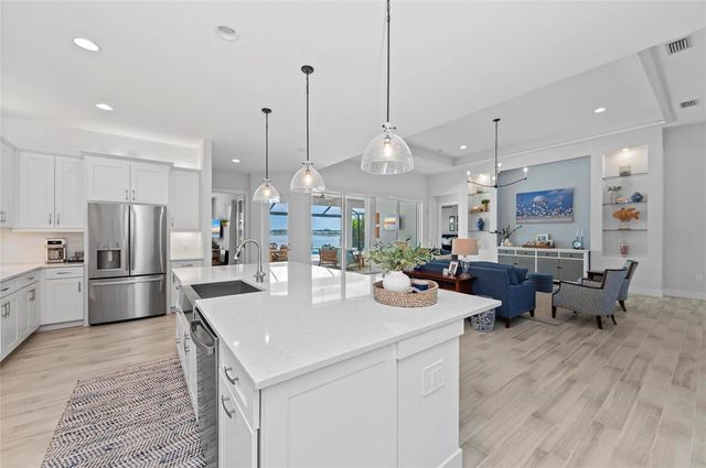 8067 WATERBEND TRAIL, Sarasota, FL 34240