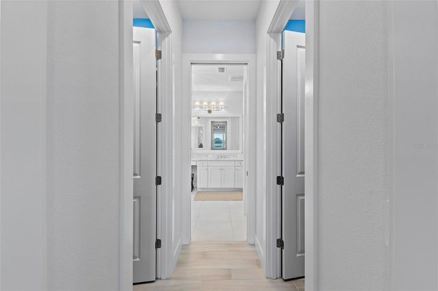 8067 WATERBEND TRAIL, Sarasota, FL 34240