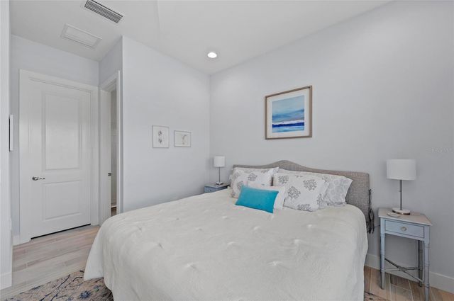 8067 WATERBEND TRAIL, Sarasota, FL 34240