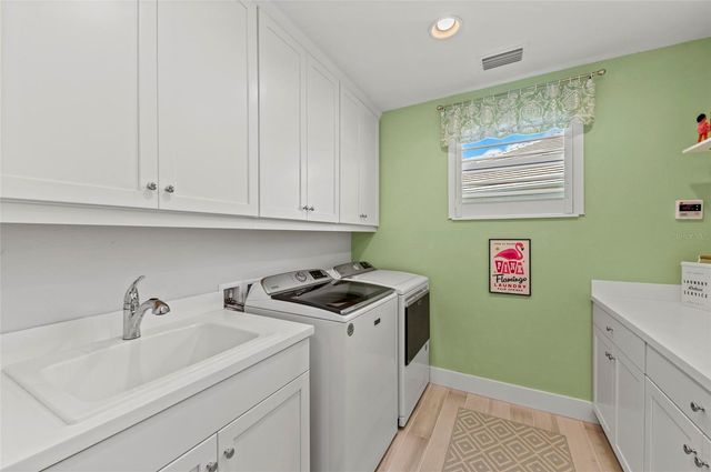 8067 WATERBEND TRAIL, Sarasota, FL 34240