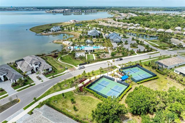 8067 WATERBEND TRAIL, Sarasota, FL 34240