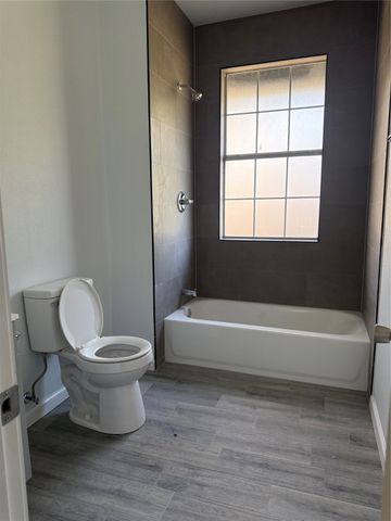 404 W Elm Street, Whitewright, TX 75491