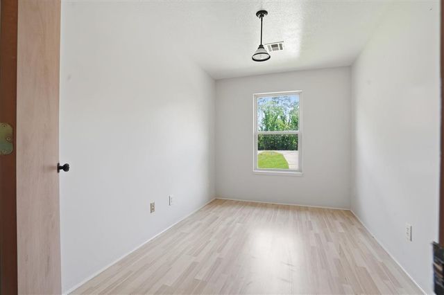 3701 Davis Road, Westlake, LA 70669