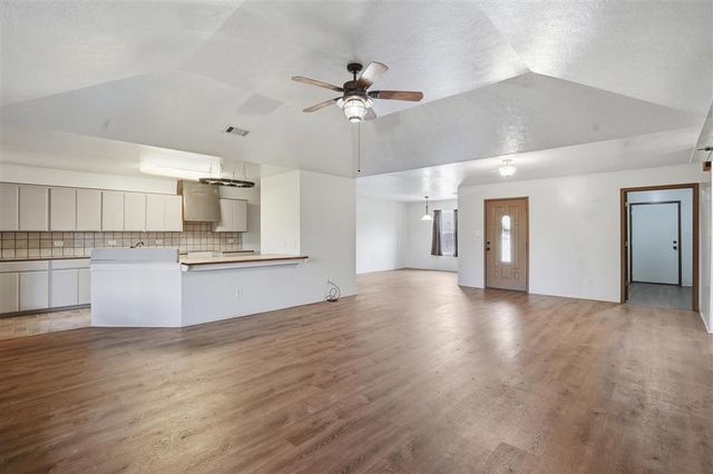 3701 Davis Road, Westlake, LA 70669