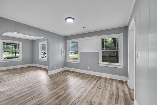 907 N Taylor, El Dorado, KS 67042