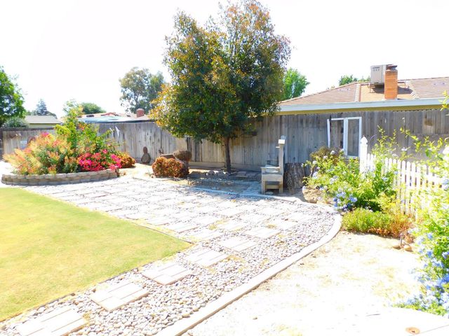 7305 Snowmass Lane, Bakersfield, CA 93309