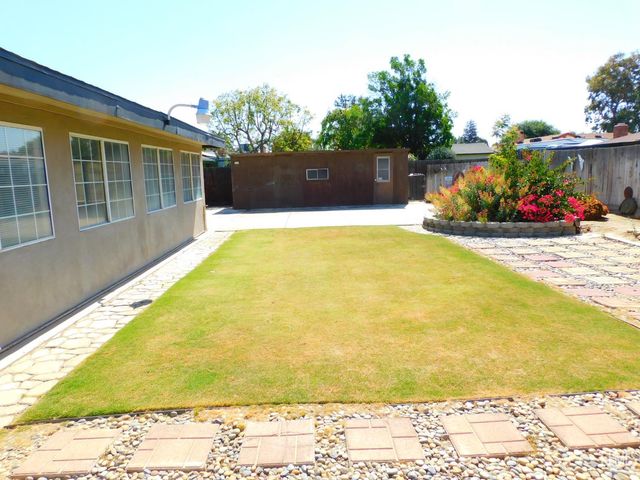 7305 Snowmass Lane, Bakersfield, CA 93309