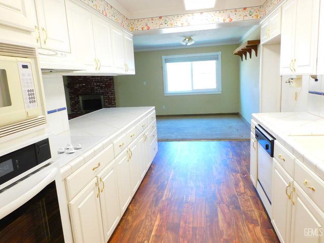 7305 Snowmass Lane, Bakersfield, CA 93309