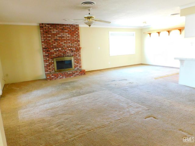 7305 Snowmass Lane, Bakersfield, CA 93309
