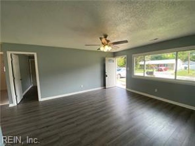 3529 Boyd RD, Virginia Beach, VA 23452