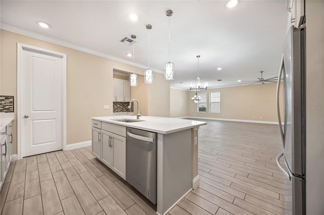 8324 VIVARO ISLE WAY, Windermere, FL 34786