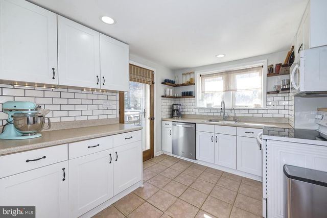 34 OAKFORD AVE, New Egypt, NJ 08533