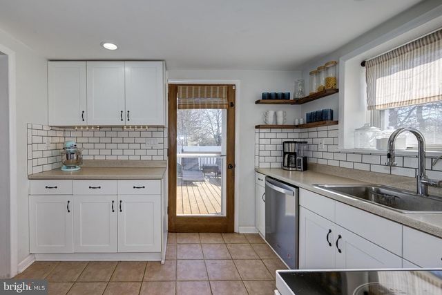 34 OAKFORD AVE, New Egypt, NJ 08533