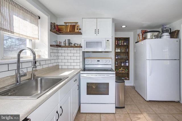 34 OAKFORD AVE, New Egypt, NJ 08533