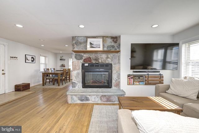 34 OAKFORD AVE, New Egypt, NJ 08533