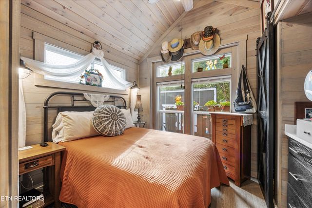 610 Whistling Swan St, Townsend, TN 37882