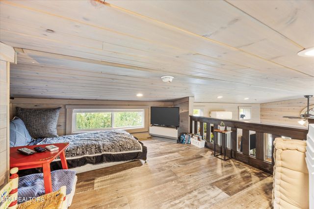 610 Whistling Swan St, Townsend, TN 37882