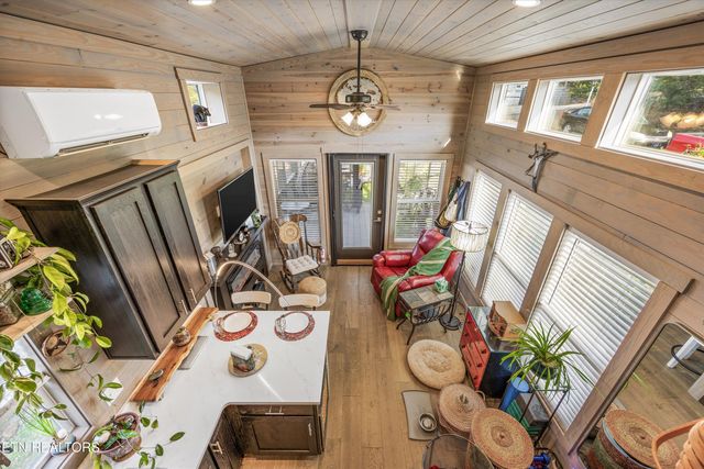 610 Whistling Swan St, Townsend, TN 37882