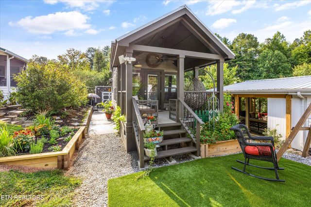 610 Whistling Swan St, Townsend, TN 37882