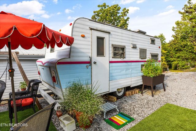 610 Whistling Swan St, Townsend, TN 37882