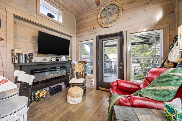 610 Whistling Swan St, Townsend, TN 37882