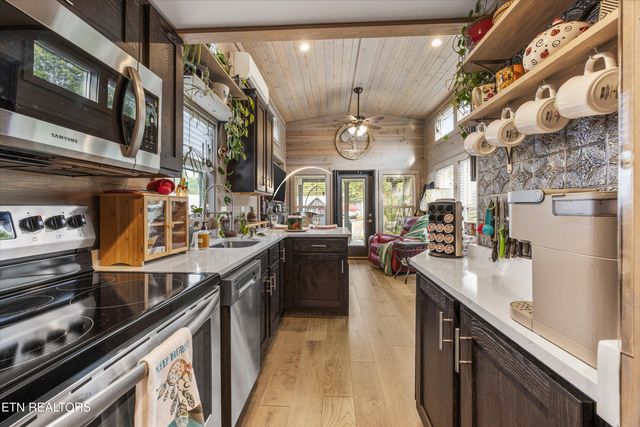 610 Whistling Swan St, Townsend, TN 37882