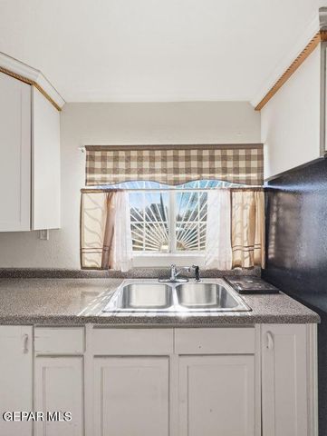 445 Suzi Way, Socorro, TX 79927