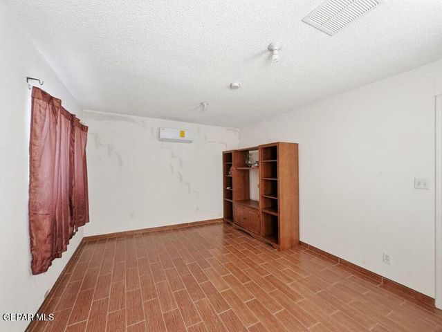 445 Suzi Way, Socorro, TX 79927