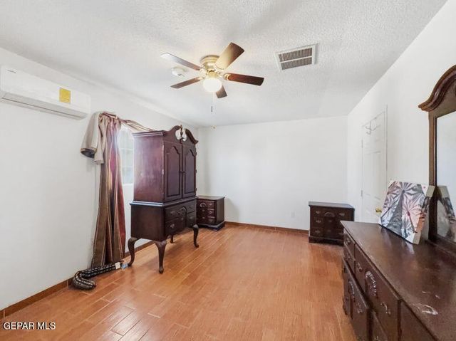 445 Suzi Way, Socorro, TX 79927