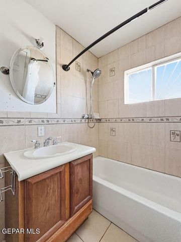 445 Suzi Way, Socorro, TX 79927