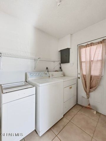 445 Suzi Way, Socorro, TX 79927